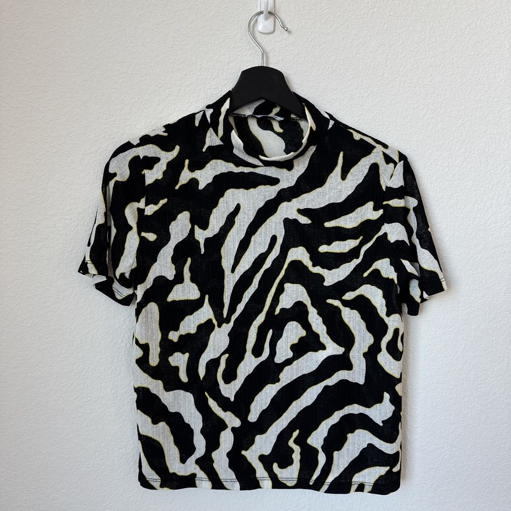 Zara Women's Retro Black & White Mock Neck Blouse, size medium